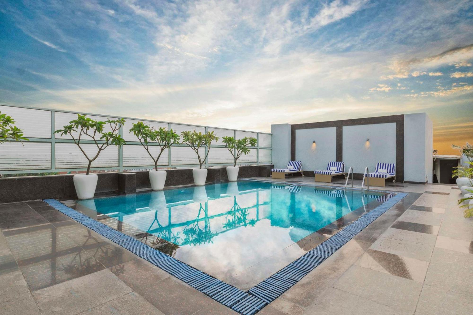 Country Inn & Suites By Radisson, Gurugram Sector 12 Gurgaon Exteriör bild